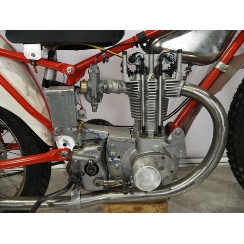 831 - Matchless grasstrack bike
Frame No. S813
Engine No. 59/G3 36965
Unknown grasstrack frame fitted with... 