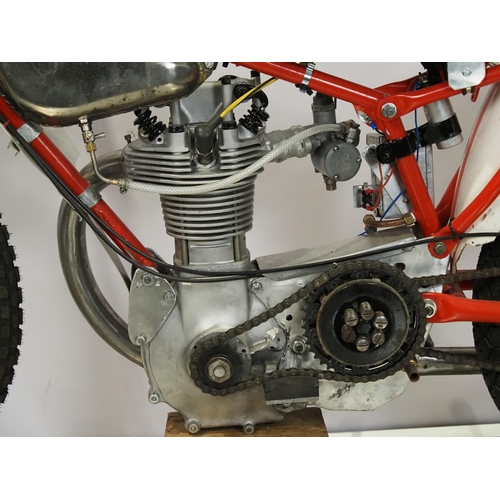 831 - Matchless grasstrack bike
Frame No. S813
Engine No. 59/G3 36965
Unknown grasstrack frame fitted with... 