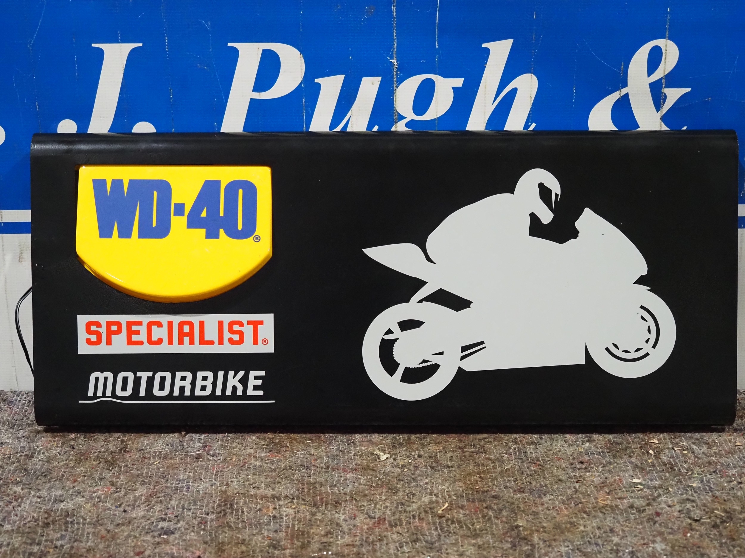 Light up tin sign - WD40 11