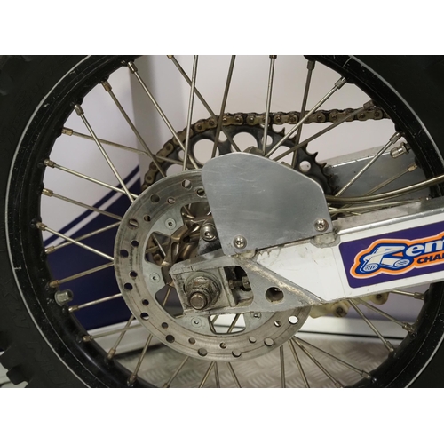 849 - Yamaha YZ125 motocross bike. 1989. 125cc
Engine turns over with compression but has been dry stored ... 