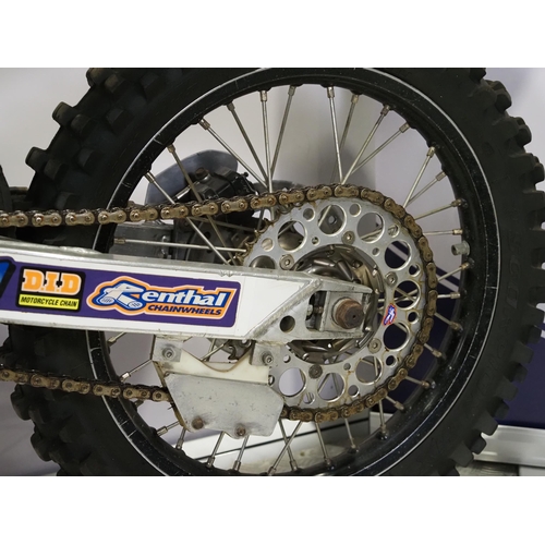 849 - Yamaha YZ125 motocross bike. 1989. 125cc
Engine turns over with compression but has been dry stored ... 