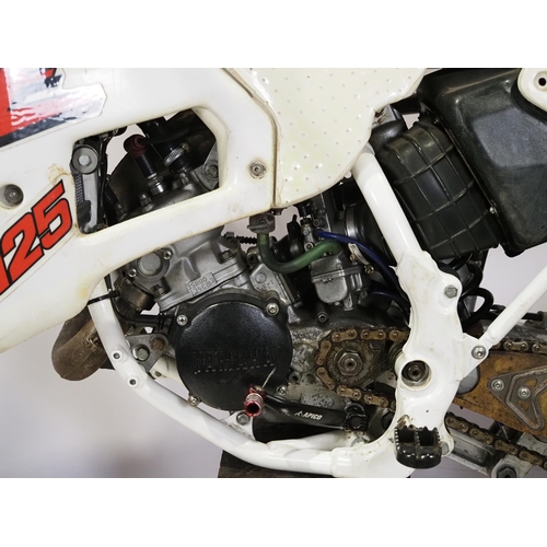849 - Yamaha YZ125 motocross bike. 1989. 125cc
Engine turns over with compression but has been dry stored ... 