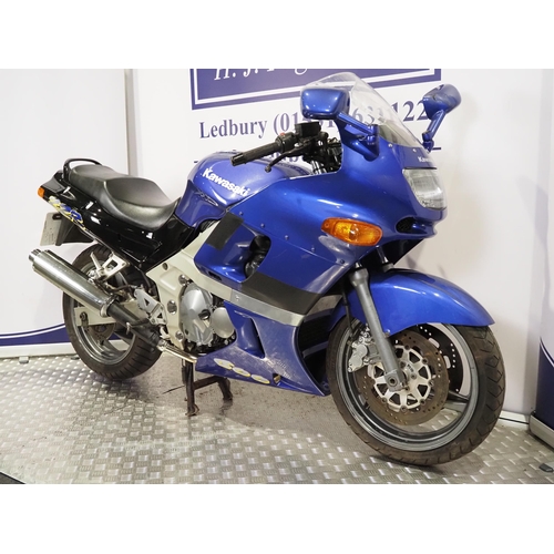 Kawasaki ZZR600 motorcycle. 1996. 599cc Runs and rides. MOT until