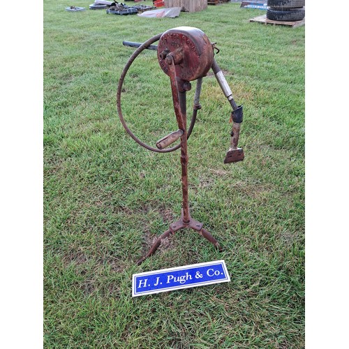 524 - R.A. Lister sheep shearer