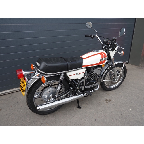 Yamaha RD250 motorcycle. 1975. 247cc Frame No. 352302727 Engine No ...