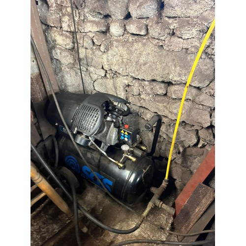 **Following lots are Terry Richards unreserved retirement lots ...