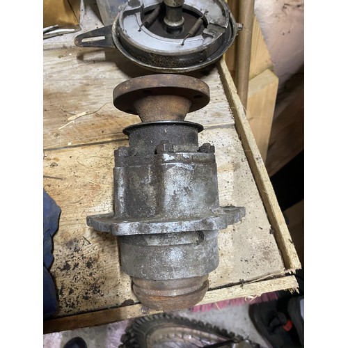 Land Rover Series 1, 2 or 3 rear PTO. Turns freely and has no movement ...