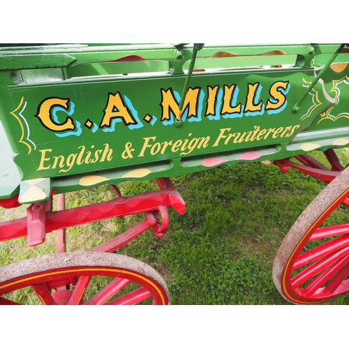 165 - Fruiterers dray with set of shafts