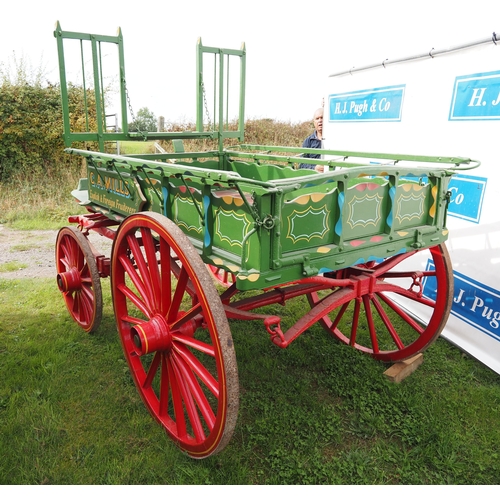 165 - Fruiterers dray with set of shafts