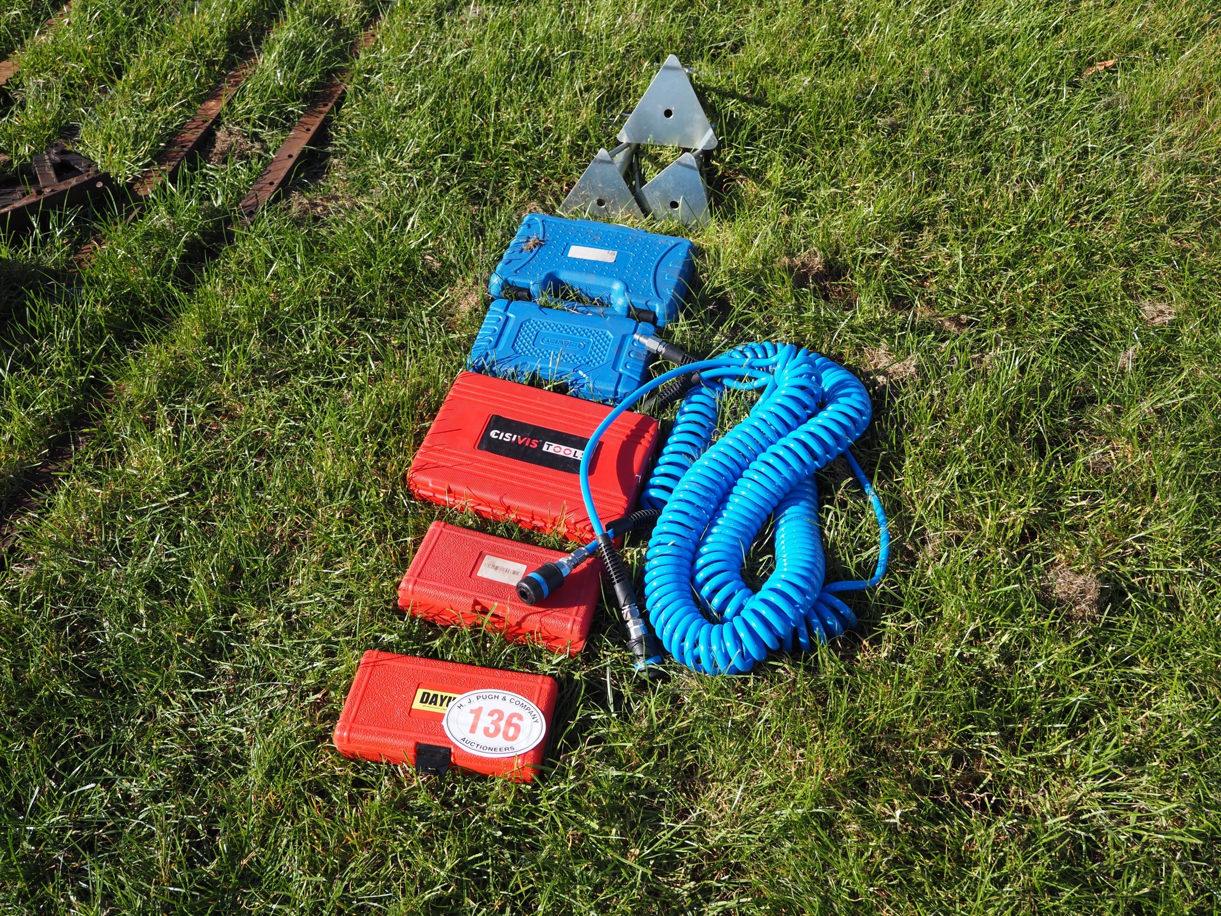 Pressure tools