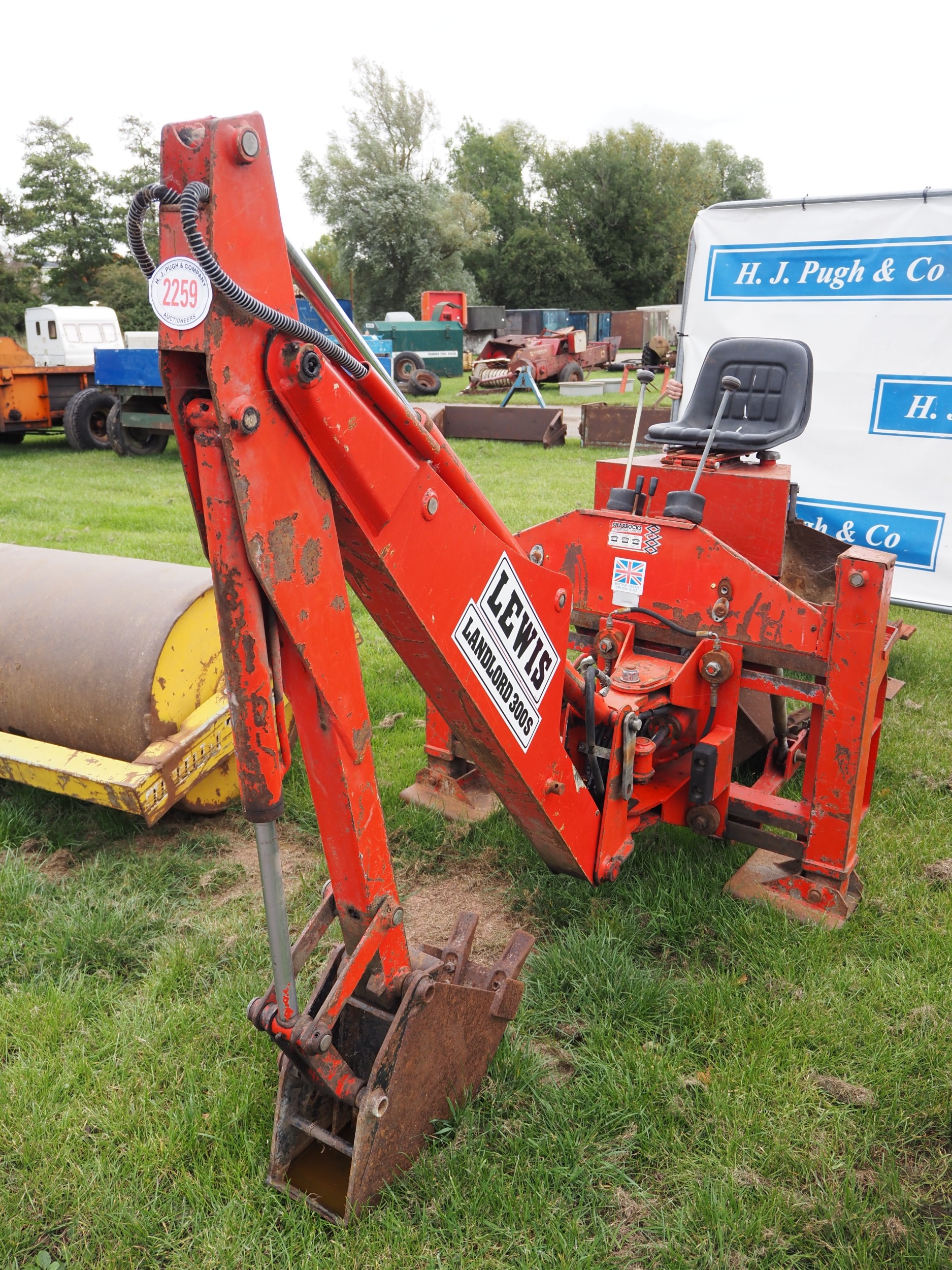 Lewis Landlord 300S back actor, in recent use. C/w 3 buckets