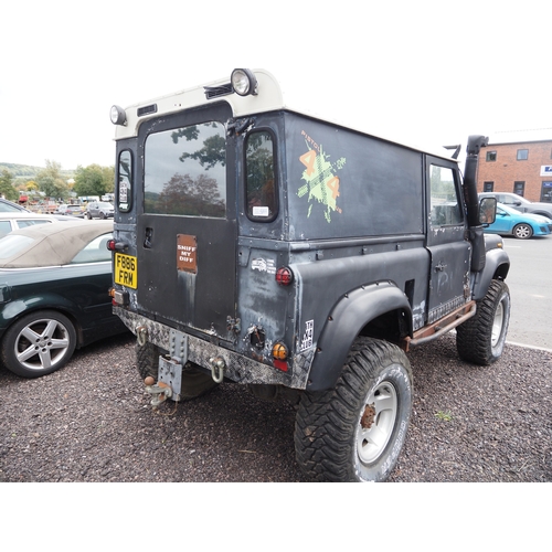 Land Rover Defender. Reg. F886 FRM. Key in office