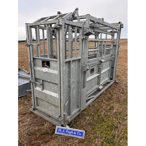 59 - Bateman cattle handling crush