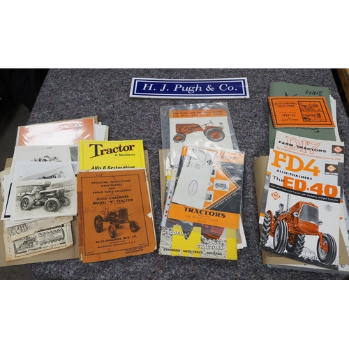 2052 - Quantity of assorted Allis Chalmers and AGCO literature to include model B maintenance book, FDE and... 