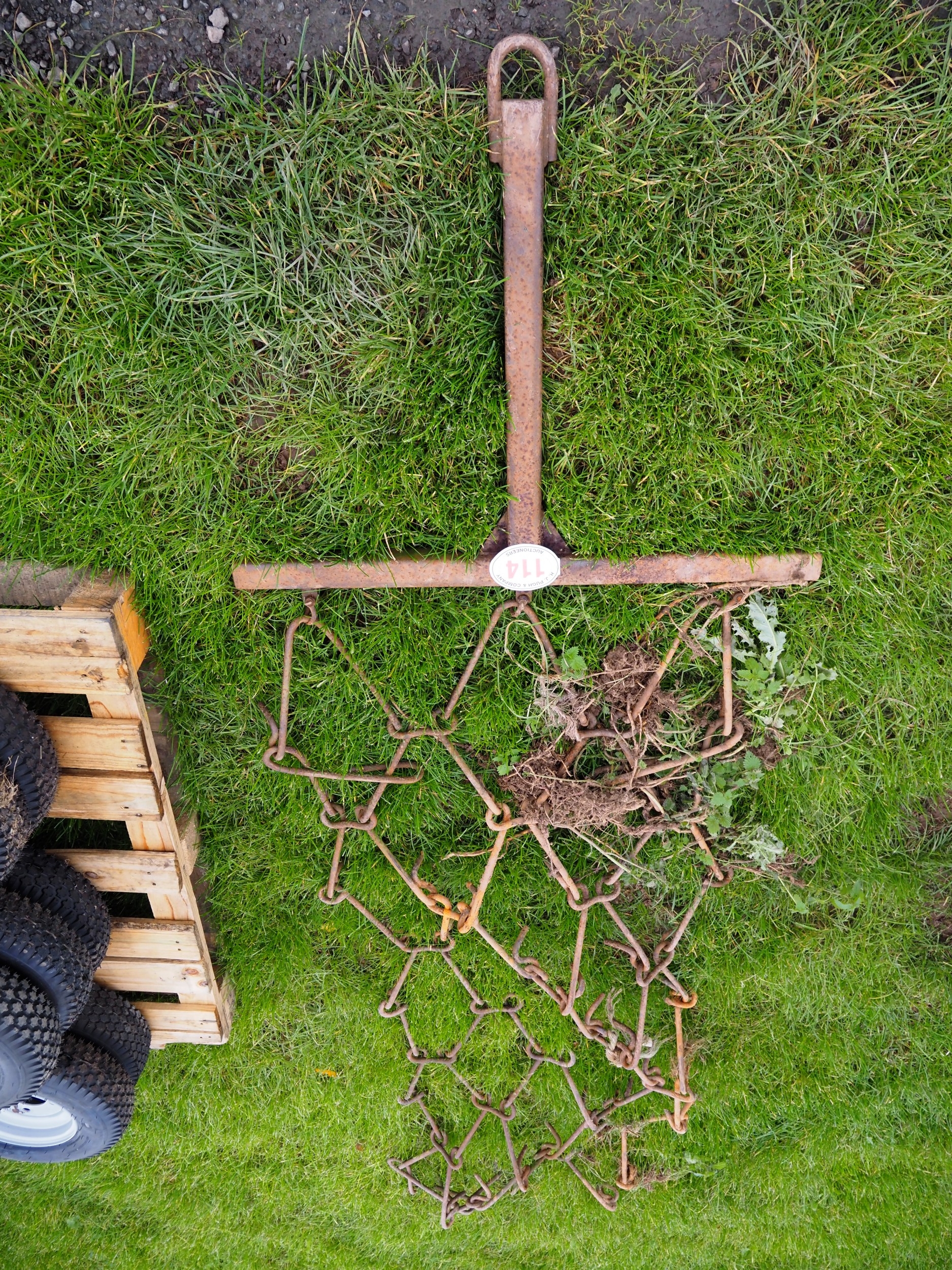Chain harrows