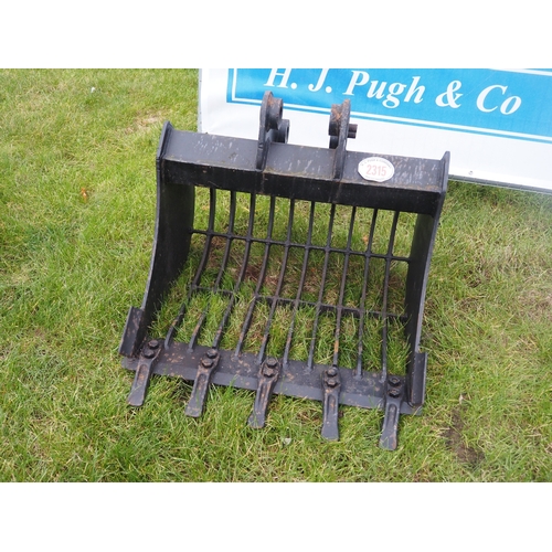 MAX Riddle bucket 34