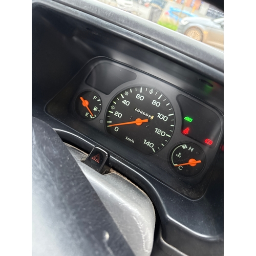 3031B - Subaru Sambar 4WD mini van. Runs and drives. 2000. Recent MOT.  Reg V883MAU. V5 in office