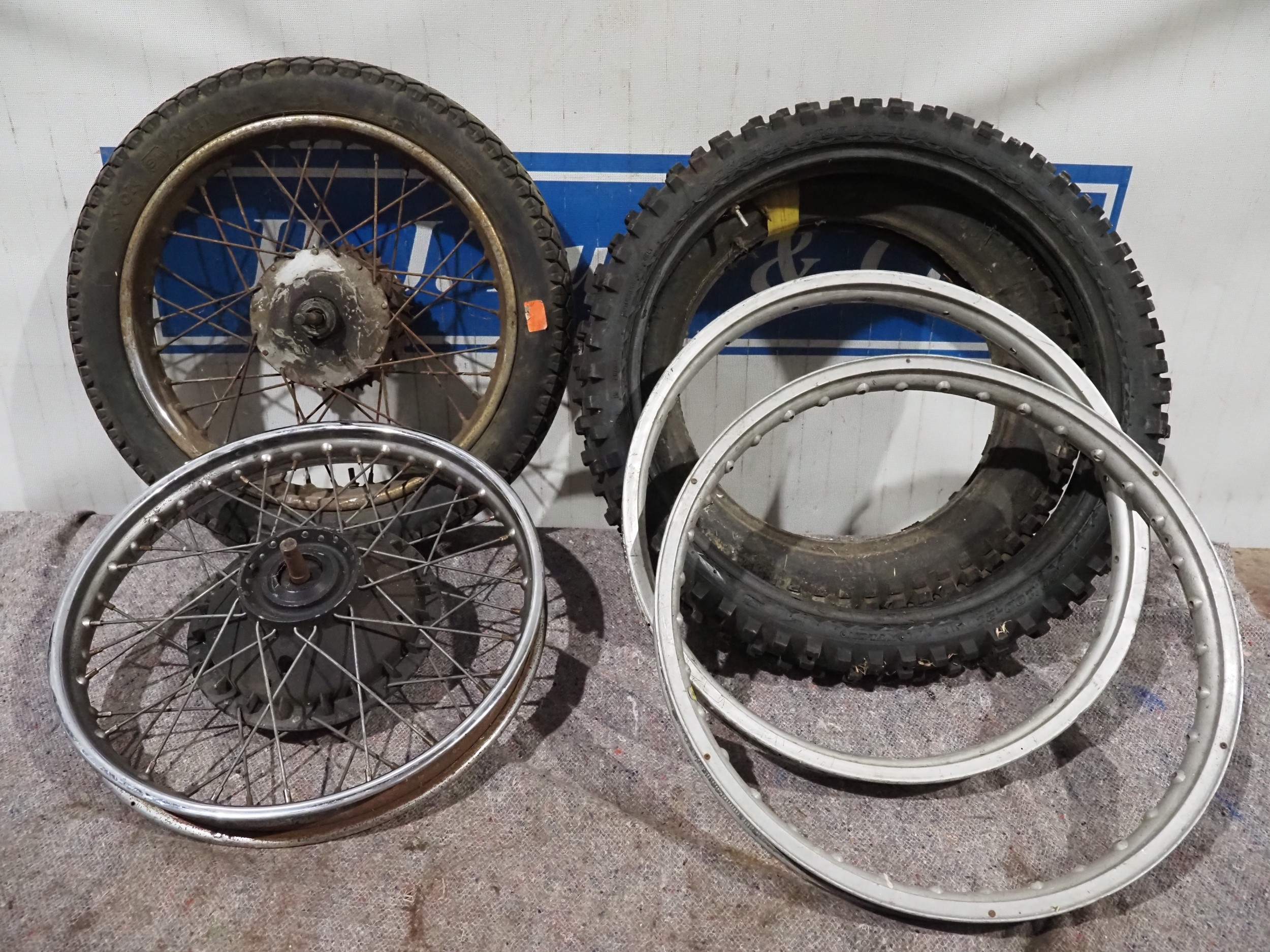Conical front wheel and other rims and tyres