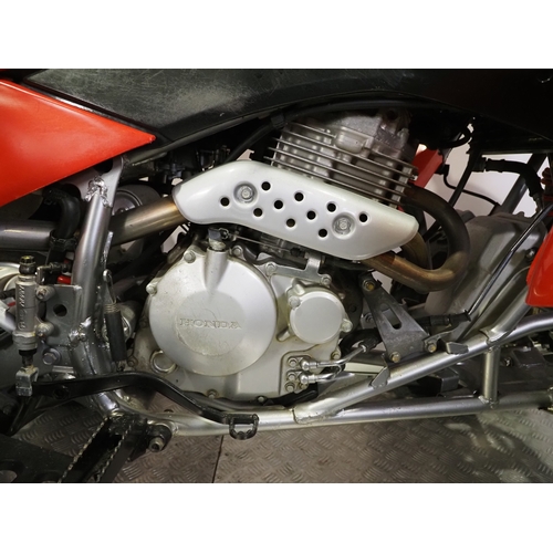 31 - Honda Fourtrax TRX400EX quad bike. 2000. 400cc
Engine No. TE23E8036194
Engine turns over with compre... 