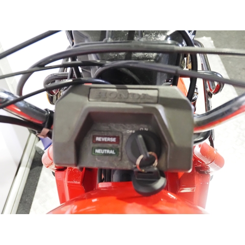 28 - Honda Big Red trike. 1987
Frame No. GHSTE0404HK808378
Engine No. TE04E-7008405
No docs. Keys