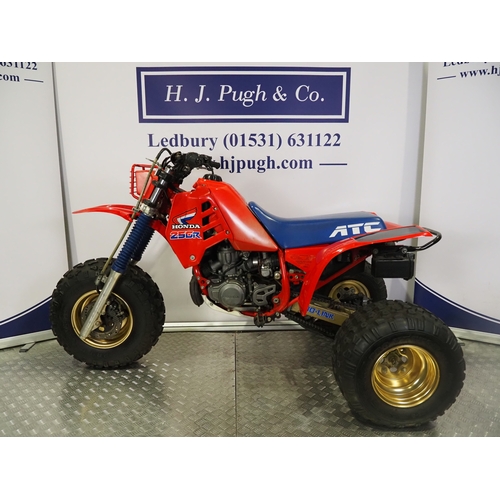 24 - Honda ATC250R trike. 1986. 250cc
Frame No. JH3TB0603GC50701
Engine No. TB06E-2507506
Engine turns ov... 