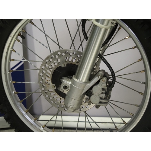 55 - Honda XR400R motocross bike. 2004. 400cc
Frame No. JH2NE03A63M440031
Engine No. NE03E-2601316
Engine... 