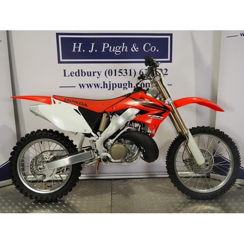 51 - Honda CR250R motocross bike. 2007. 250cc.
Frame No. JH2ME03A87M100638
Engine No. ME03E-6902094
Engin... 