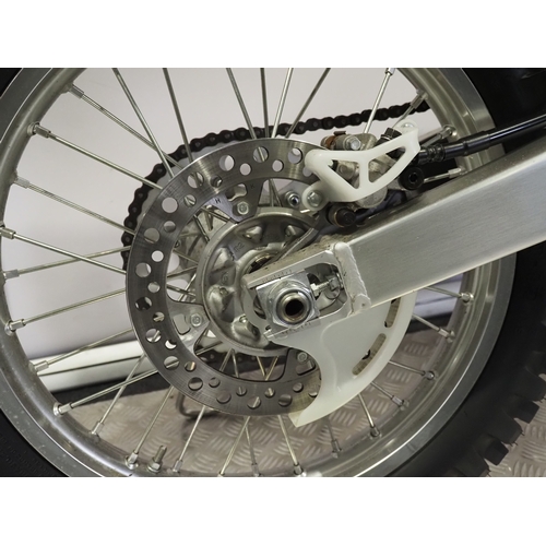 51 - Honda CR250R motocross bike. 2007. 250cc.
Frame No. JH2ME03A87M100638
Engine No. ME03E-6902094
Engin... 