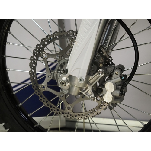 47 - Yamaha YZ125 motocross bike. 2024. 125cc
Frame No. JYACE34C000010963
Engine No. E127E-011028
Engine ... 