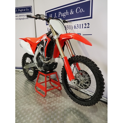 54 - Honda CRF250R motocross bike. 2020. 250cc.
Frame No. JH2ME1247LK204342
Engine No. ME12E-5209203
No d... 