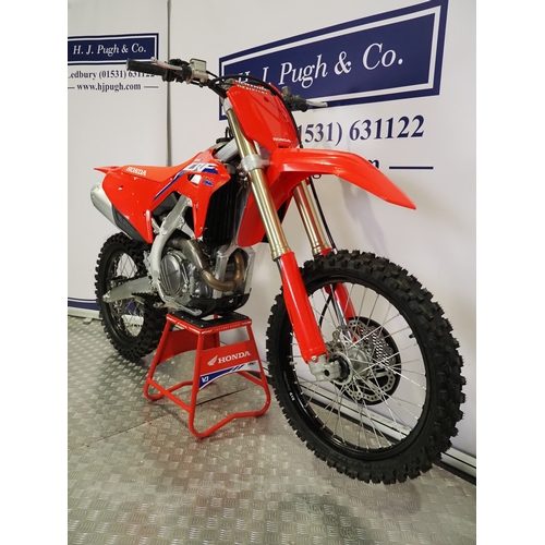 57 - Honda CRF450R motocross bike. 2021. 450cc.
Frame No. JH2PE07A9M6402079
Engine No. PE07E-54046515
No ... 