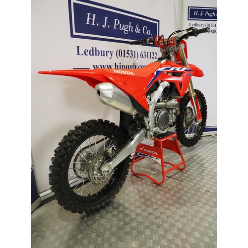 57 - Honda CRF450R motocross bike. 2021. 450cc.
Frame No. JH2PE07A9M6402079
Engine No. PE07E-54046515
No ... 