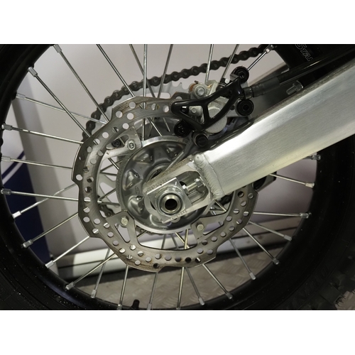 57 - Honda CRF450R motocross bike. 2021. 450cc.
Frame No. JH2PE07A9M6402079
Engine No. PE07E-54046515
No ... 