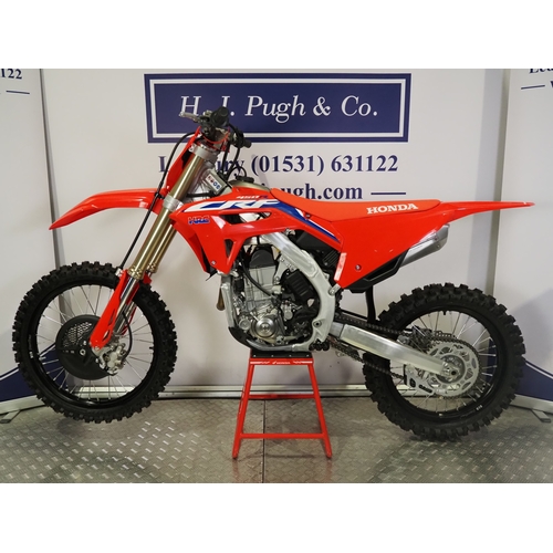 57 - Honda CRF450R motocross bike. 2021. 450cc.
Frame No. JH2PE07A9M6402079
Engine No. PE07E-54046515
No ... 