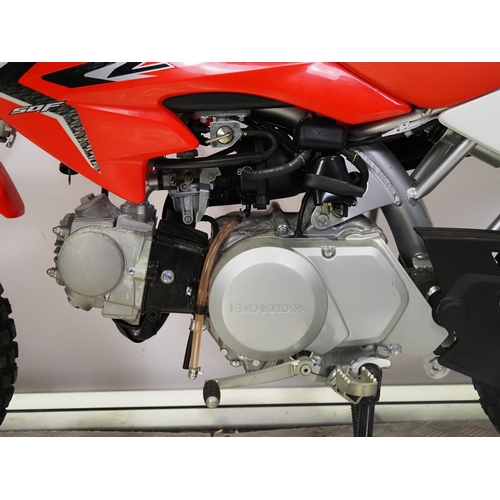 42 - Honda CRF50F childs motocross bike. 2017. 50cc
Frame No. LALAE04A6H3200693
Engine No. AE04E6013429
E... 