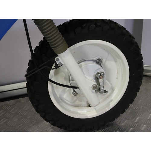 59 - Honda EZ-9 motorcycle. 90cc
Frame No. HE06-1000426
Engine turns over with compression but has been d... 