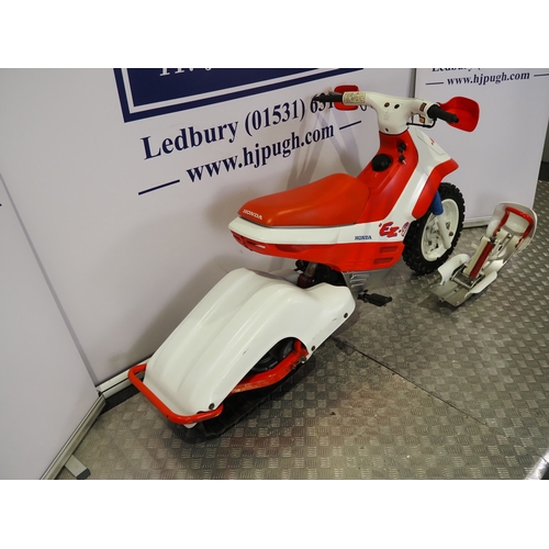 60 - Honda EZ-9 Snow. 1981/2. 90cc
Frame No. HE06-1200040
Engine turns over with compression but has been... 