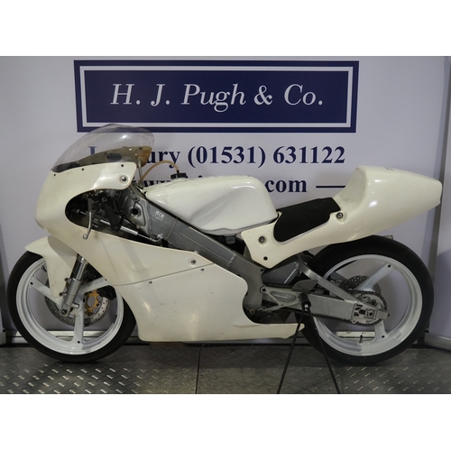 63 - Yamaha TZ125 motorcycle. 1999. 125cc
Frame No. CE04C-000005
Engine No. E106E-000004
No docs. No key