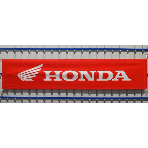 11 - Honda banner 31