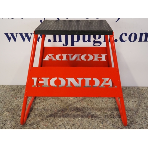 9 - Honda motorcycle stand