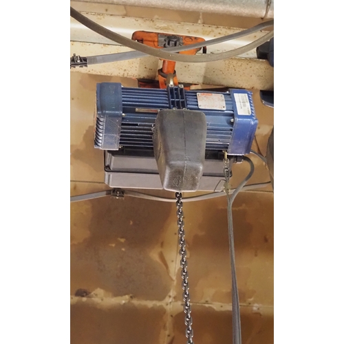 96 - Donati 1/2 ton electric chain hoist