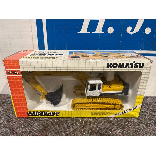 1208 - Model Komatsu PC400 excavator, boxed