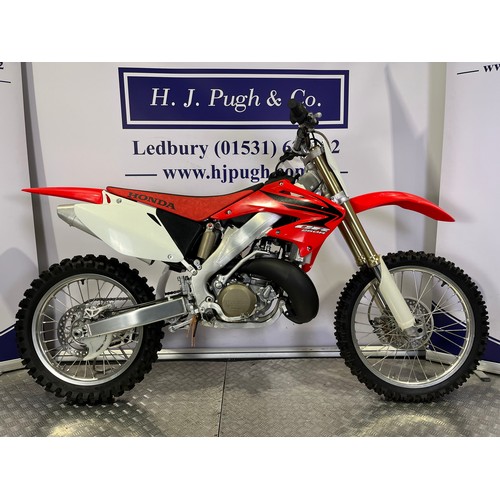 51 - Honda CR250R motocross bike. 2007. 250cc.
Frame No. JH2ME03A87M100638
Engine No. ME03E-6902094
Engin... 