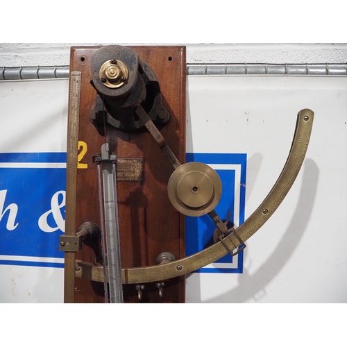 1217 - Goodbrand & Co. Manchester yarn tester