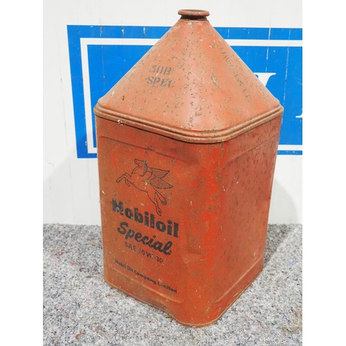 1223 - Mobil oil can