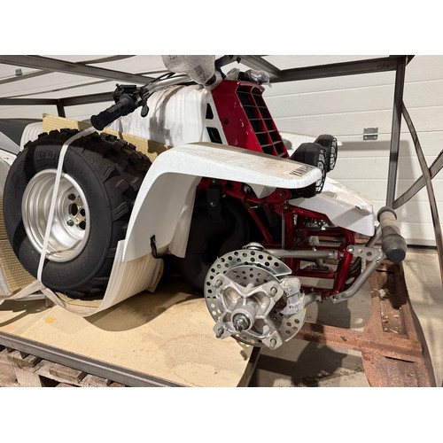 35 - Yamaha YFZ350SW Banshee quad. 2004. 350cc
Frame No. JY43GGW004C266162
Brand new in original shipping... 