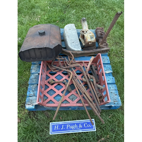 596 - Ferguson tractor spares and starting handles
**End of ring 1**