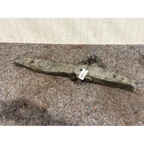 42 - Perkins P6 inlet manifold