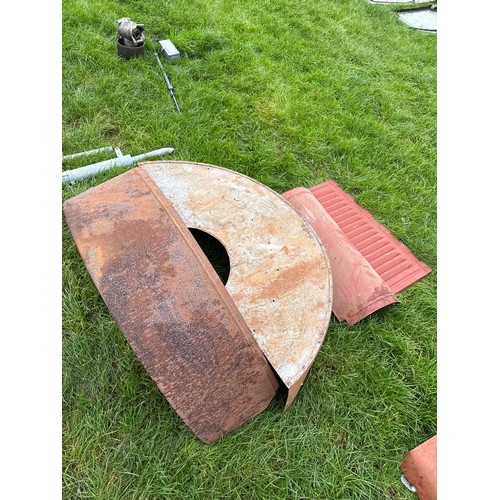 9 - Pair of International 10-20 wings, bonnet and sides