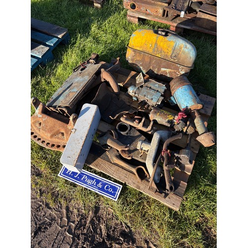 48 - Pallet of Fordson Major parts